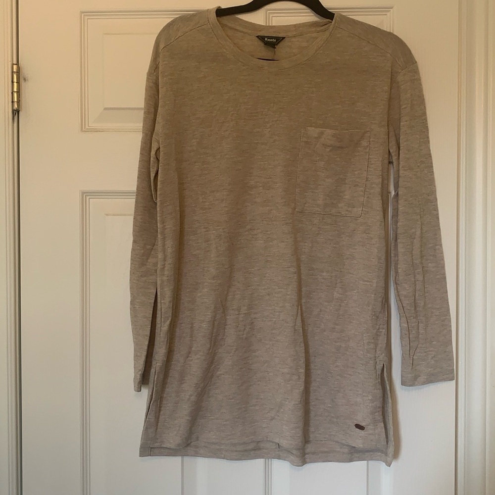 2/$15 ROOTS Women’s Tan Long Sleeve Shirt LONG